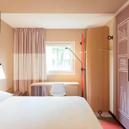 ホテル Ibis La Baule ポミシェ