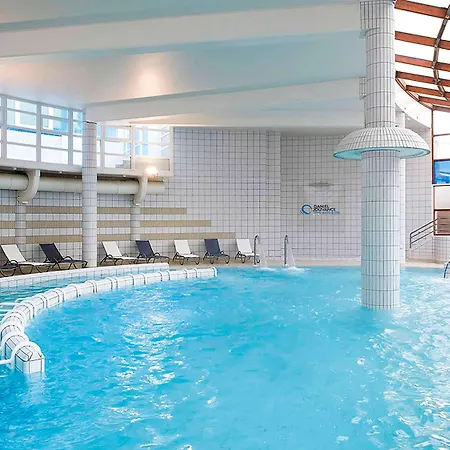 Ibis La Baule ホテル ポミシェ