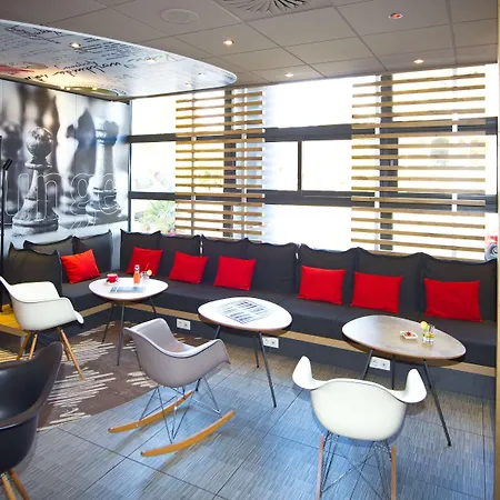 Ibis La Baule Отель